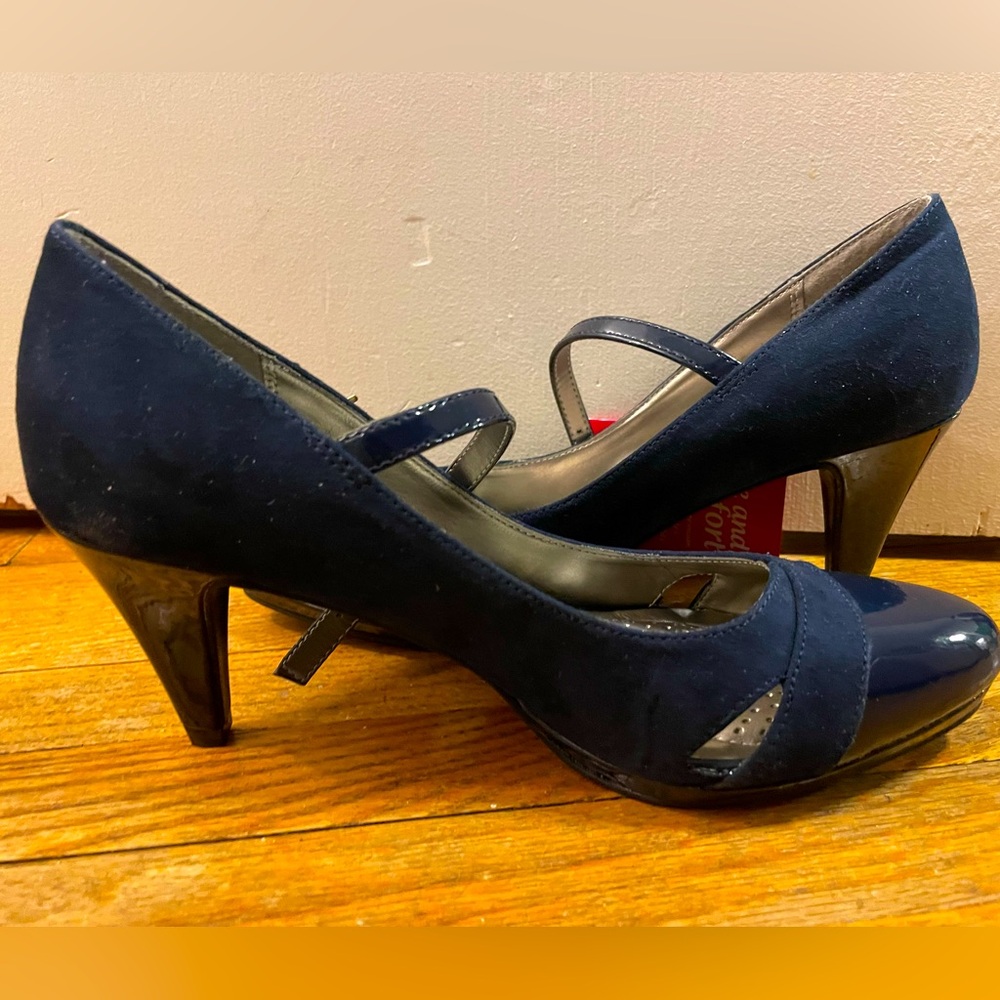 Dexflex new cute blue suede shoes